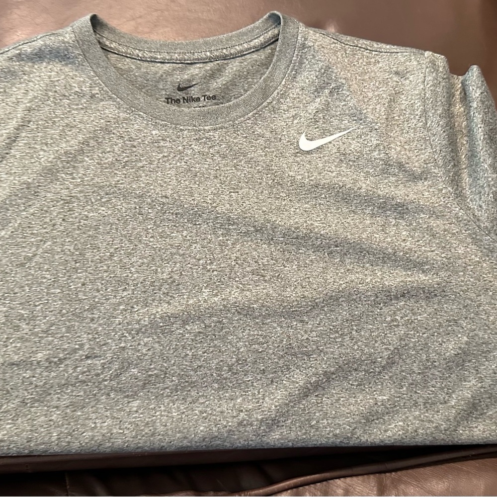 Nike X-Large dri-fit short sleeve shirt